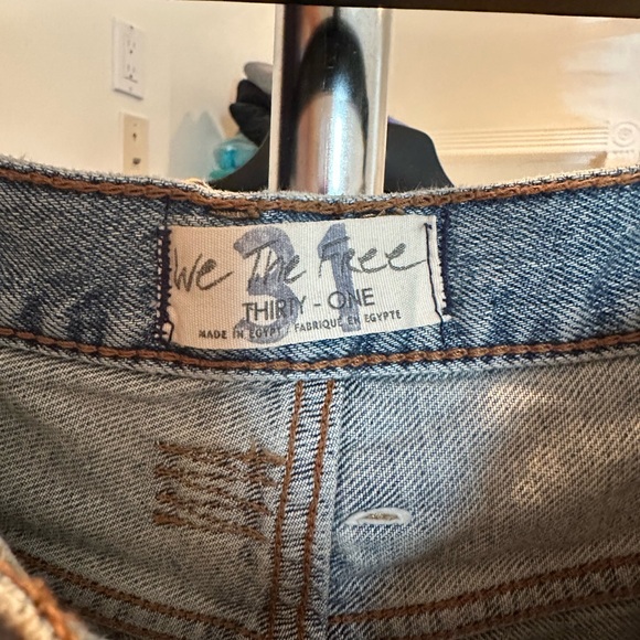 We The Free Denim Shorts, size 31R - Picture 4 of 6